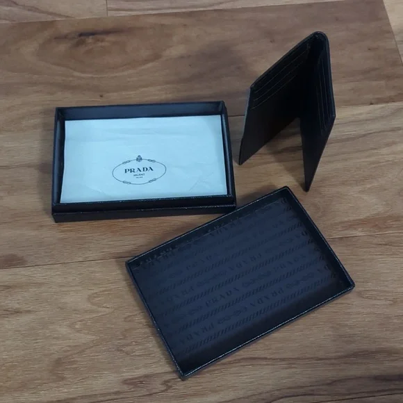 Prada Saffiano Card Case - Like New - Black - AUTHENTIC